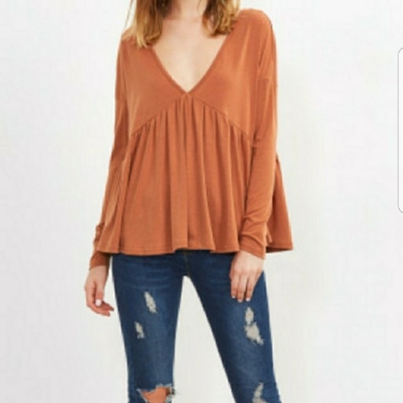 The ASHLEY Open Back Babydoll Top - Picture 3 of 4